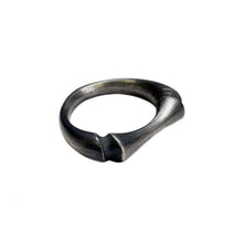 Load image into Gallery viewer, Black Rhodium Sleek Bone Ring