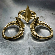 Load image into Gallery viewer, Yellow Gold Spine Tooth Ring