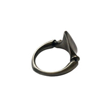 Load image into Gallery viewer, Black Rhodium Spine Tooth Ring
