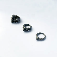Load image into Gallery viewer, Black Rhodium Single Spine Ring