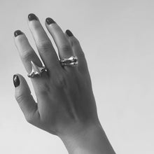 Load image into Gallery viewer, Black Rhodium Double Spine Ring