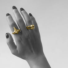 Load image into Gallery viewer, Yellow Gold Spine Tooth Ring