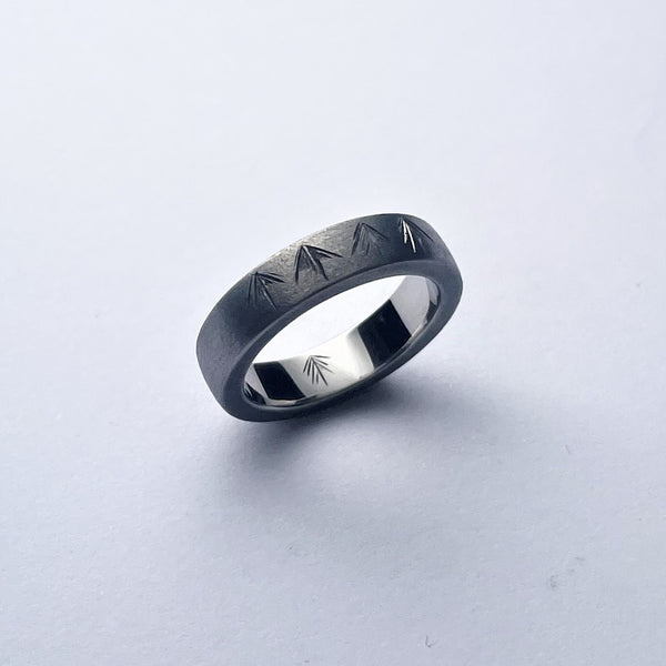 The creation of a bespoke sentimental cremation ring