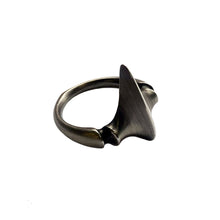 Load image into Gallery viewer, Black Rhodium Spine Tooth Ring
